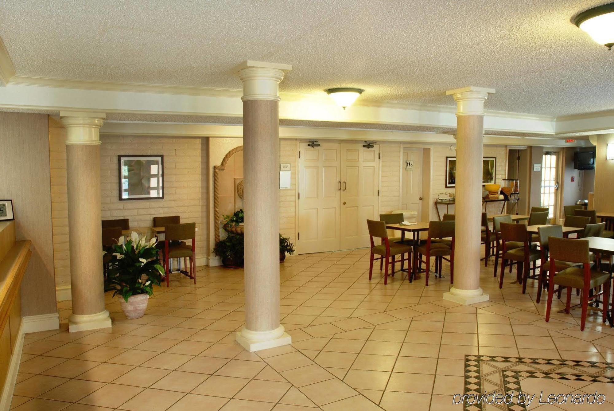 Super 8 By Wyndham The Woodlands North Hotel Екстериор снимка